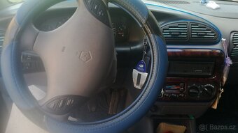 Chrysler Voyager 2,5 TDI - 4