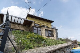 Nabízíme k pronájmu velký rodinný dům či vilu - 4