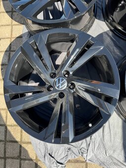 ORIGINÁL Alu Volkswagen VALENCIA R19, 5x112 - TOP STAV - 4