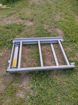 Výsuvný paletový rám nosníkový model, nosnost 700 kg - 4
