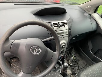 Toyota yaris 1.3 ND - 4