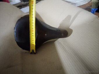 staré kožené sedlo pionýr - 4