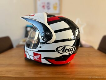 Helma Arai Tour X4 edice Honda Africa Twin - 4