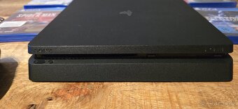 PlayStation 4 
 - 4