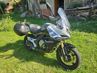 CFMOTO 650 MT - 4