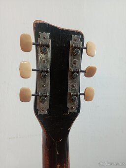 Kytara,, Gibson" s výřezem - 4