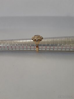 Zlatý prsten se zirkony-kytička - 4