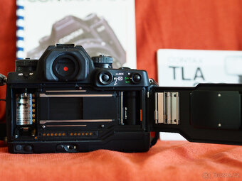 Prodám kinofilmovou zrcadlovku Contax N1 s příslušenstvím - 4