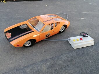 Predám starožitné auto na ovládanie Mangusta 1:12 - 4