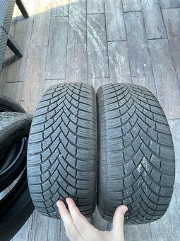 4x Pneu BRIDGESTONE BLIZZAK LM005 (205/55 R16) - 4