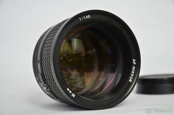 Nikon 85 mm f/1,4 AF NIKKOR D A - 4