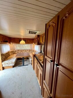 Karavan obytný přívěs Hobby de lux plus termo strecha - 4