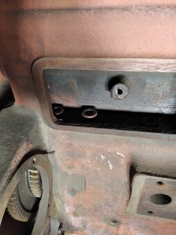 Prodám umytý čistý blok motoru na ZETOR25 - 4