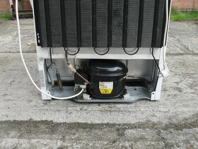 ŠUPLÍKOVÝ MRAZÁK LIEBHERR 126L,LED DIODY,ALARM,TOP ZNAČKA - 4