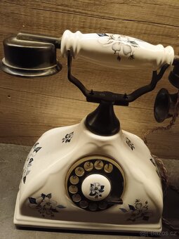 Starý telefon - 4