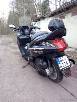 Sym 250 gts - 4