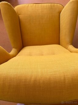 Ikea křeslo Strandmon žluté s podnožkou - 4