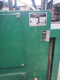 zkracovací pneumatická pila TOS s dopravnikem - 4