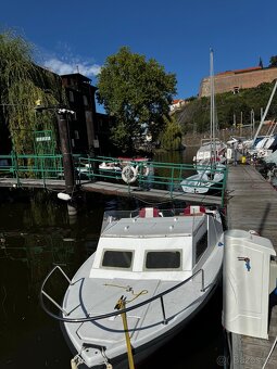 Kajutová motorový člun - 4