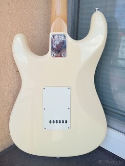 52 až 55 ročná vintage Maya Stratocaster (70. roky) - Japan - 4