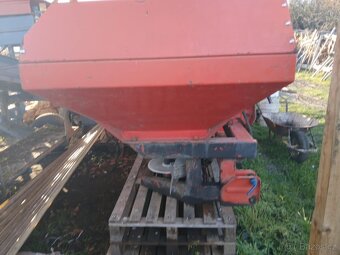 Rozmetadlo průmyslových hnojiv - 4