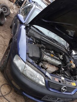 Prodám dily Opel vectra b 1.8,  a 2.0 benzín - 4