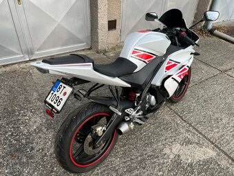 Yamaha YZF- R125 - 4