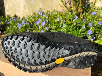 Nizke pohorky Merrell Intercept vel. 42- nove - 4