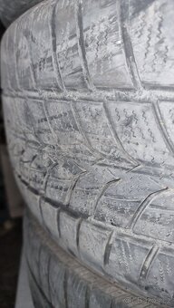 Zimní Pneu 235/40 r19 - 4