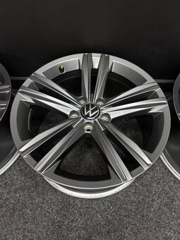Alu VW 5x112 18” 3G8601025N - 4
