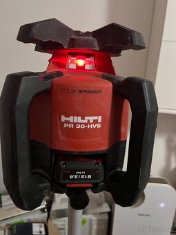 Hilti PR 30 HVS A12 rotační laser s latí a stativem - 4
