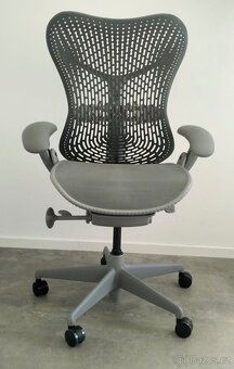 Kancelářská židle Herman Miller Mirra - 4