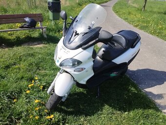 Piaggio X9 500 - 4