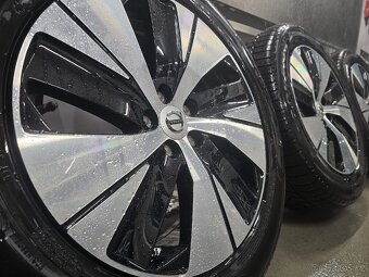 Zimní alu kola Volvo CX40 R18 - 4