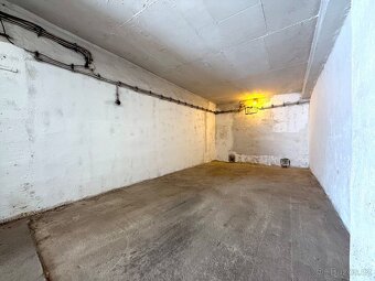 Prodej garáže 20 m² Pod Kaštany, Brno - 4