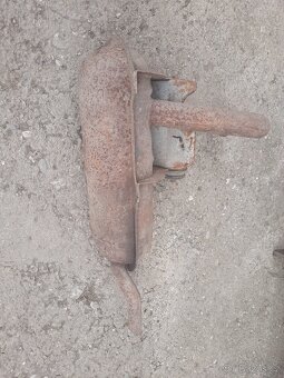 Fiat 850 Sport Coupe, boční okna,Vyfuk - 4