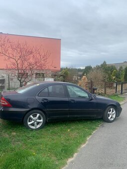 Prodám Mercedes-Benz třídy C-w203, rok výroby 2000 - 4