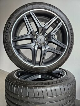 Orig. Mercedes AMG - Letní 255/40/20 - Zánovní - - 4
