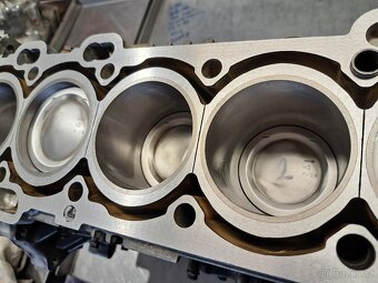 Volvo motor D5 - opravený blok motoru se zárukou - 4