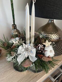 Vánoční svícen s konickou svíčkou na prodej - 4