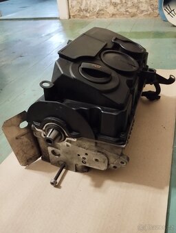 prodam hlavu motoru BMM 103 kw 8v - 4