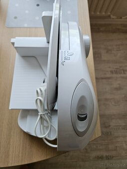 ELEKTRICKÝ KRÁJEČ - 4