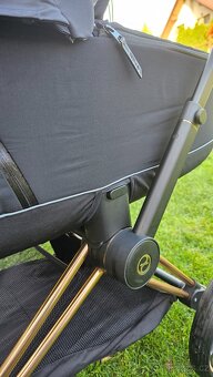 Prodám kočárek Cybex priam 2V1 rosegold + černé doplňky. - 4