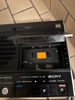 SONY. Kazetový magnetofon - 4