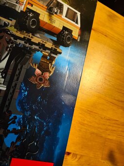 LEGO Stranger Things 75810 Upside Down - 4
