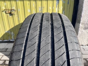 Michelin e•Primacy 235/55 r18 - 4