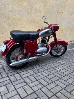 Jawa 250 - 4