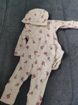 Prodám balíček oblečení pro holčičku-Vel.56 - 4