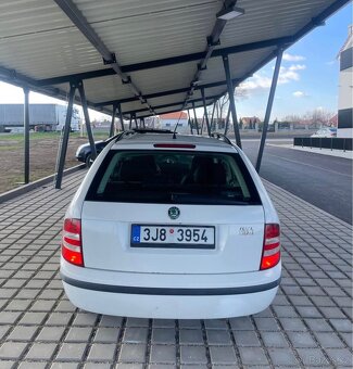 Prodám Škoda Fabia combi 2007 Facelift 1.2i 47KW STK do 2026 - 4
