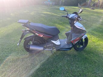 Skútr Kymco Super 8 - 4